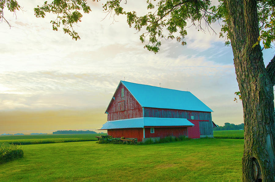 Barn-red Barn-family Farm At Sunrise-howard County Indiana Photograph 