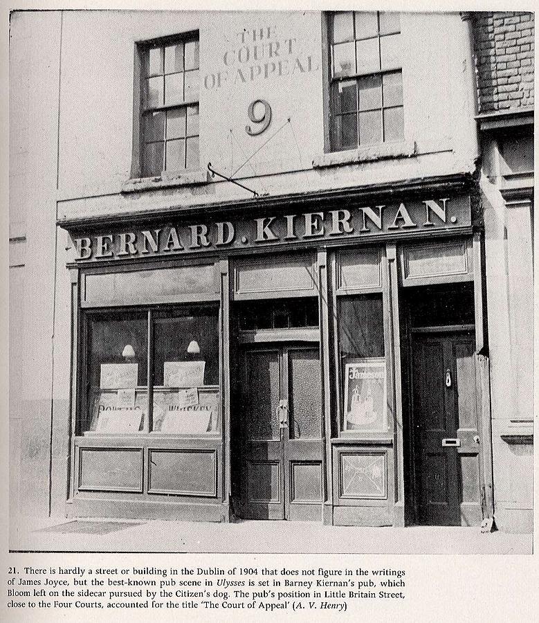 Barney Kiernans Pub. Fourf Courts, Dublin. Painting by Val Byrne