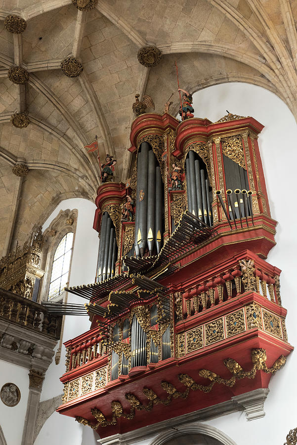 Baroque pipe organ in the Monastery of the Holy Cross in Coimbra #2 ...