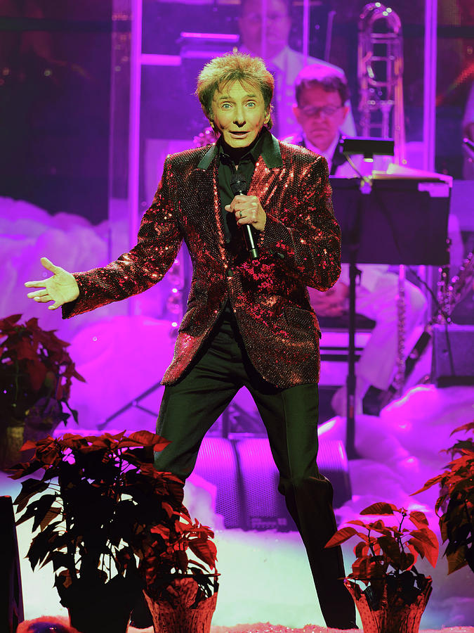 Barry Manilow in Concert Photograph by Ron Dubin