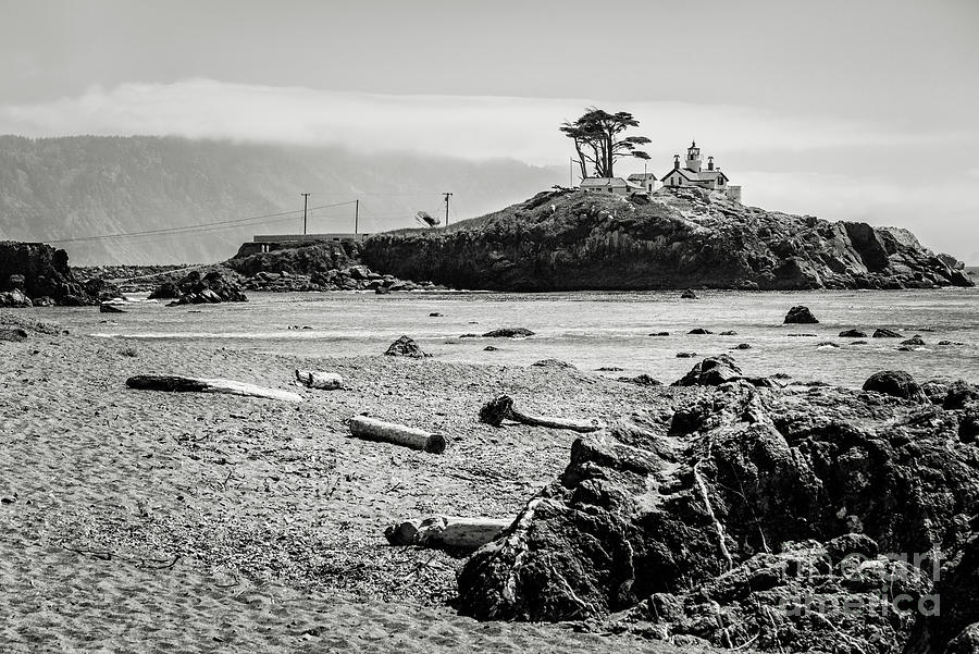 Battery Point Lighthouse And Beach BW Photograph by Al Andersen