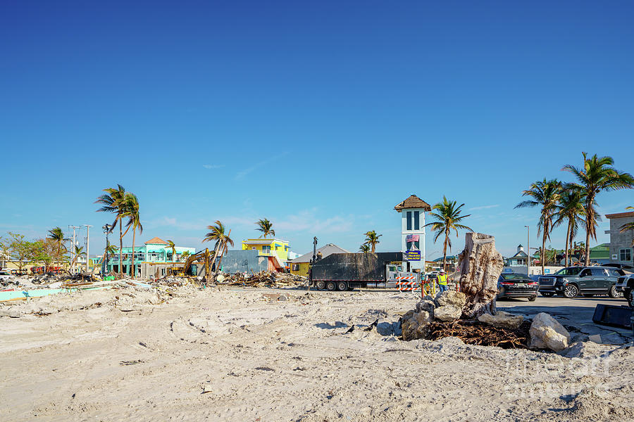 Beach Cleanup And Recovery Fort Myers FL Hurricane Ian Aftermat ...