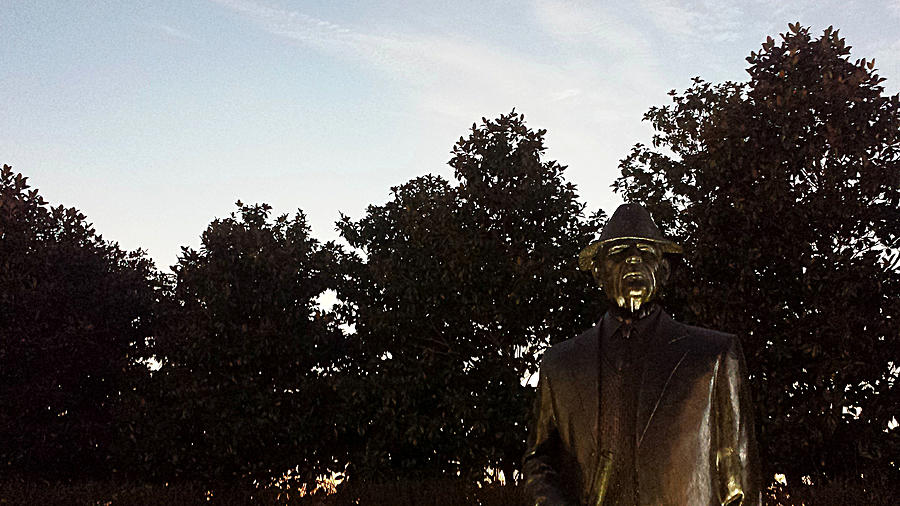 Bear Bryant Statue Photograph by Kenny Glover