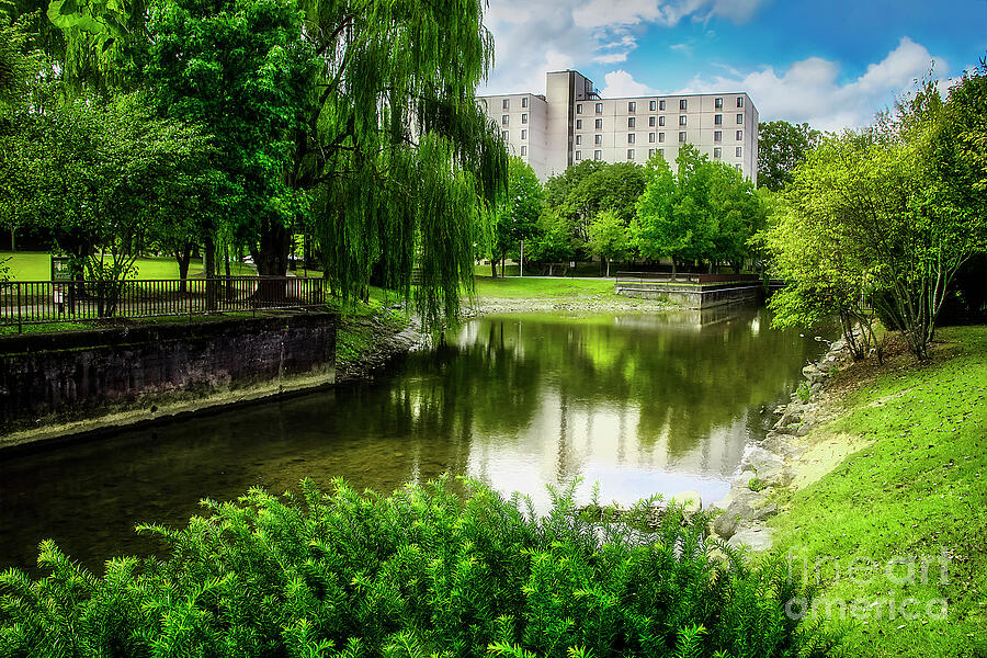 Beaver Creek at Cumberland Square Photograph by Shelia Hunt