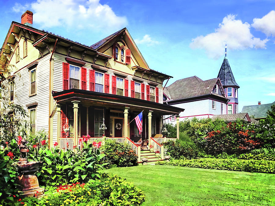 Belvidere NJ - Victorian House and Garden Photograph by Susan Savad