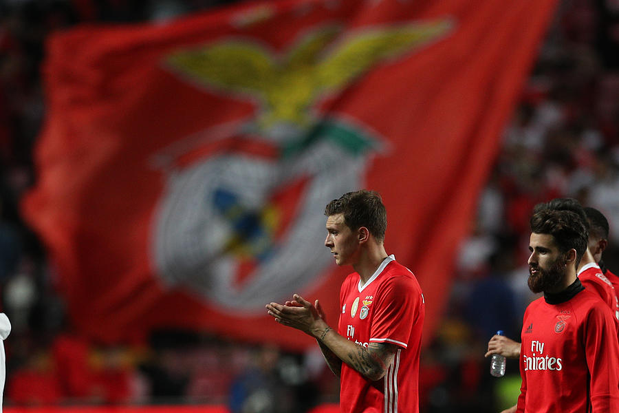 Benfica v Estoril: Portuguese Cup Photograph by Carlos Rodrigues