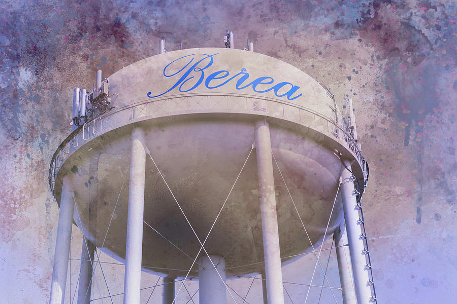 Berea, Ohio Water Tower Photograph by Paul Giglia