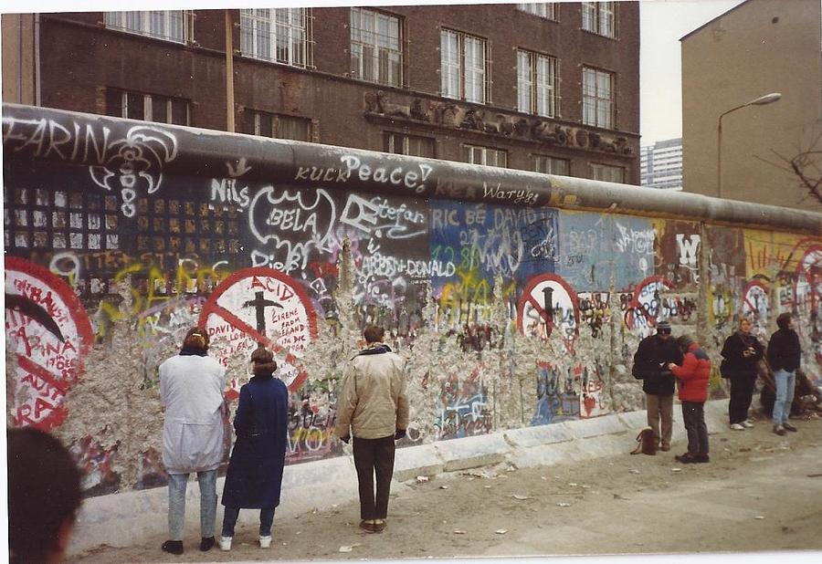 Berlin Wall Photograph By Jewels Hamrick - Fine Art America