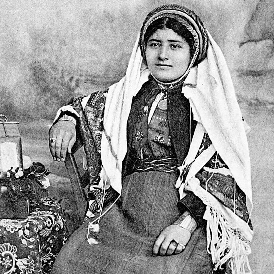 Bethlehem Woman in 1914 Photograph by Munir Alawi | Fine Art America