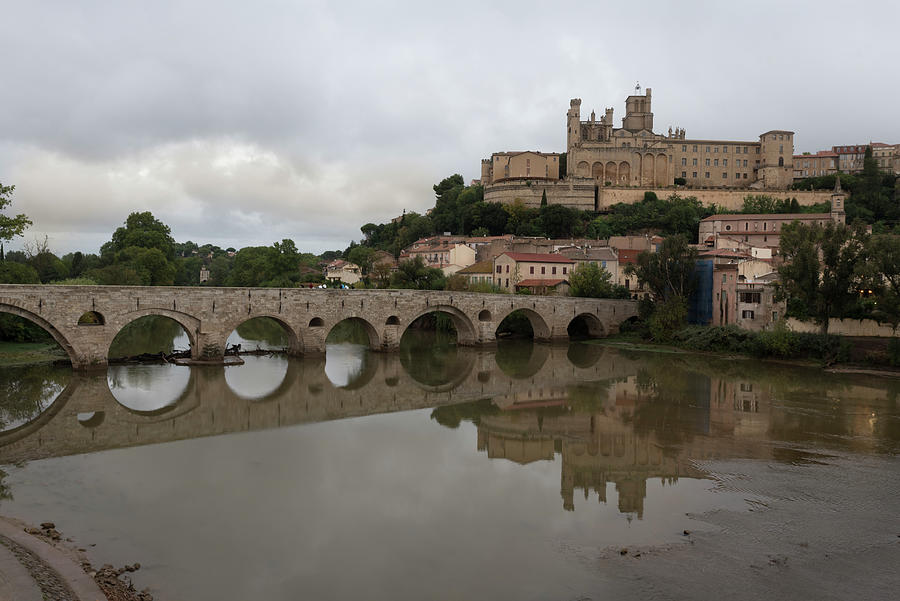 Beziers. The Old Bridge and Saint-Nazaire cathedral Photograph by RicardMN Photography
