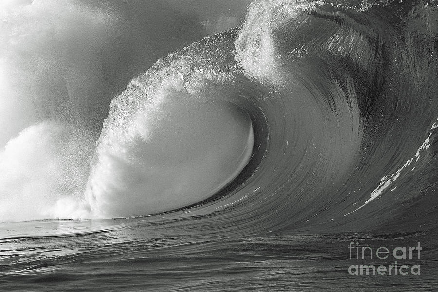 Big Wave at Waimea Bay Hawaii Photograph by Paul Topp