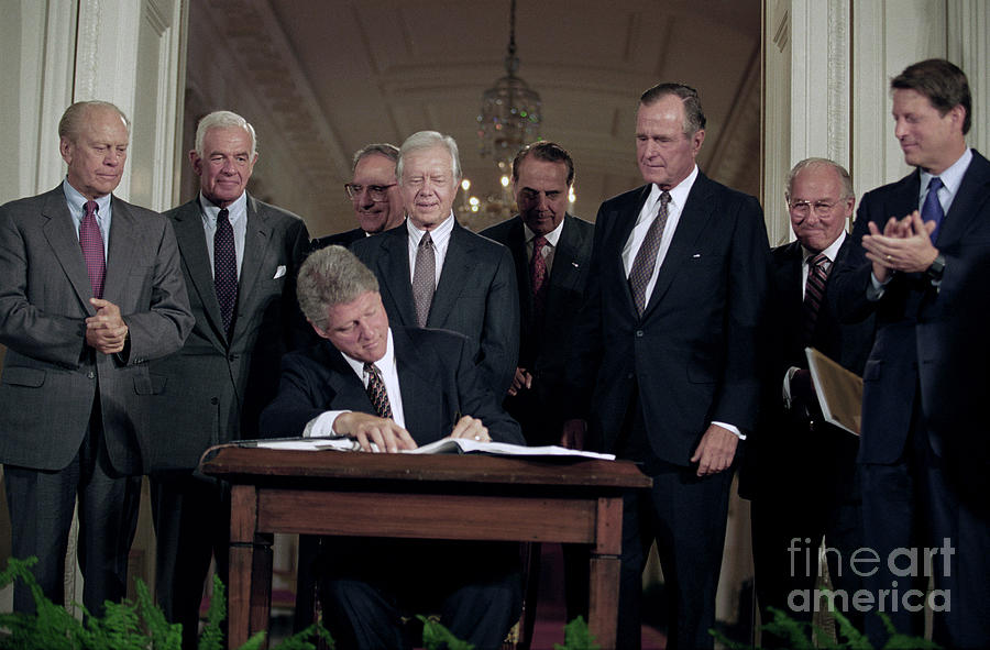 Bill Clinton Signing Nafta Agreement, 1993 Photograph by Granger | Pixels