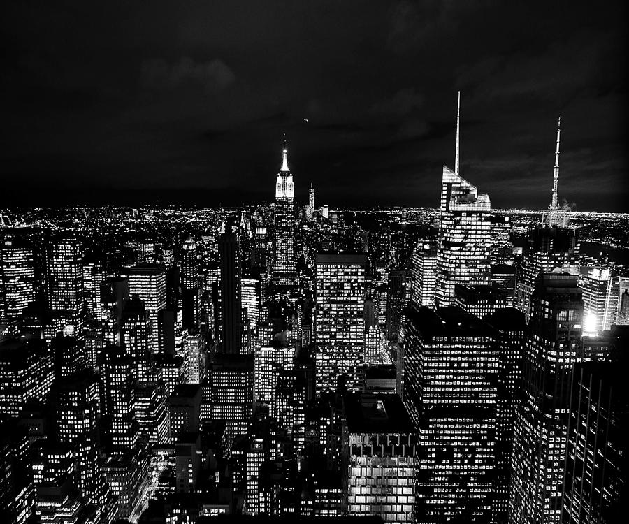 Black and white photo of New York, Manhattan, USA at night Painting by ...