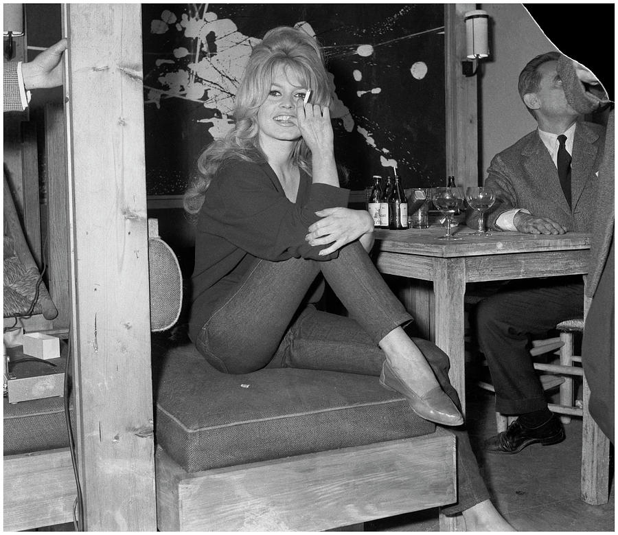 Brigitte Bardot smoking, classic movie, Movie La Verite Photograph by ...