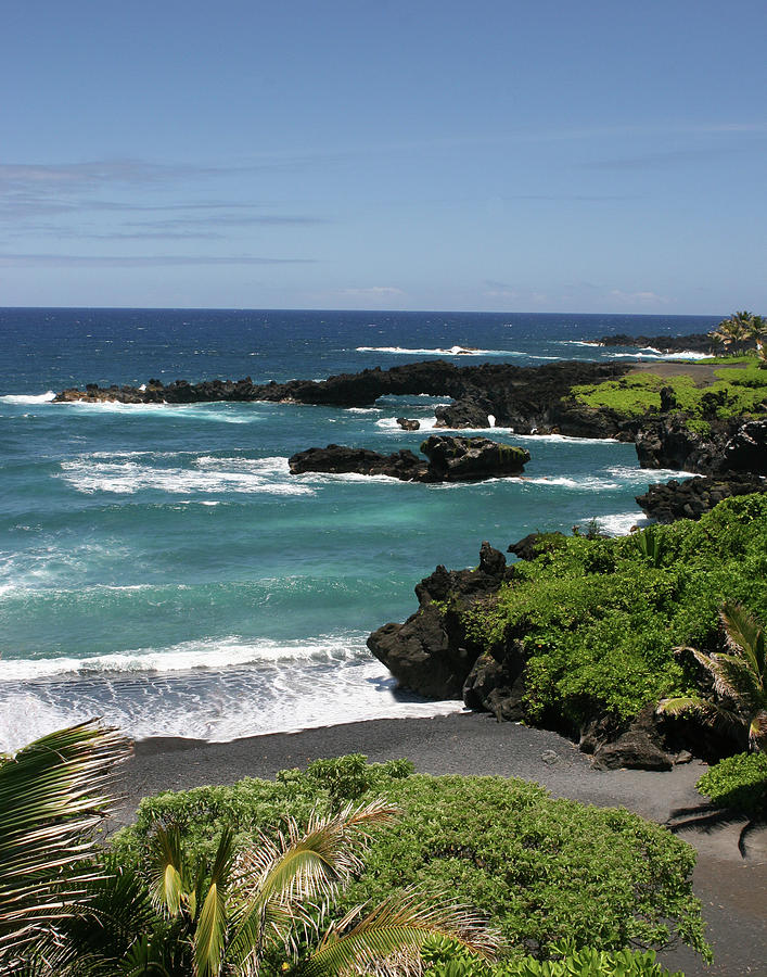 Black Sand Beach Pa'iloa Bay Hana Photograph by Daniel Baralt - Pixels