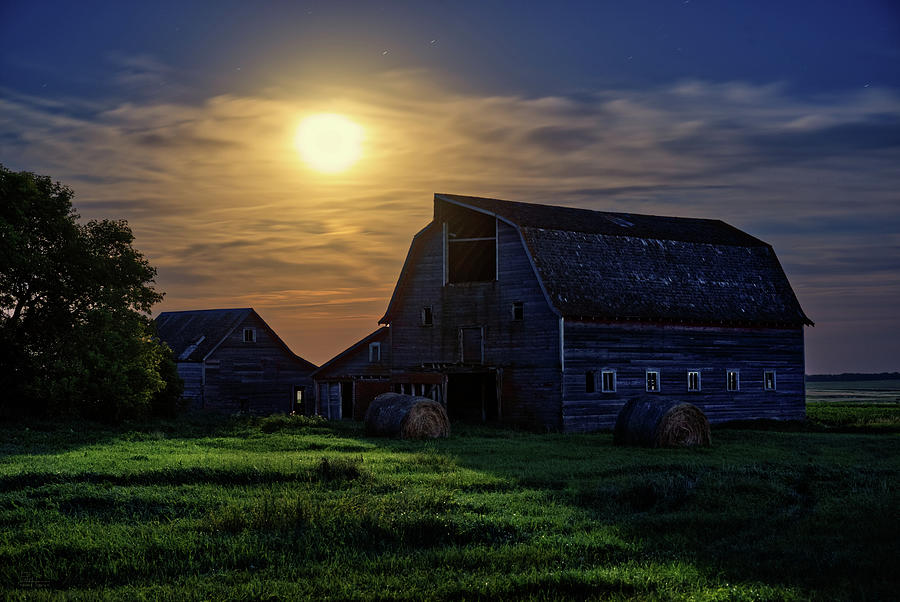 Blackmore Barn Nightscape #1 - abandoned ND barn in moonlight Photograph by Peter Herman