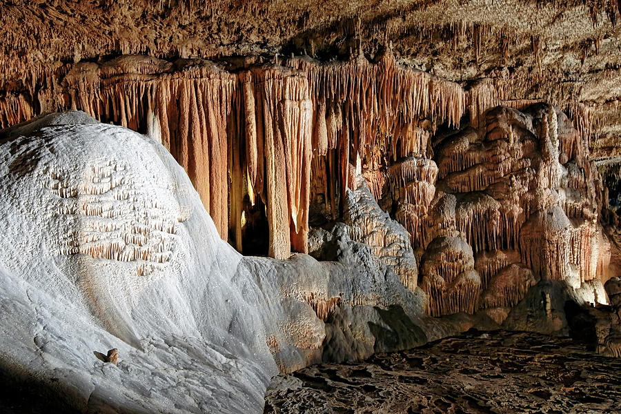 Blanchard Springs Cavern Ghost Room - Cave - Arkansas Photograph by Jason Politte