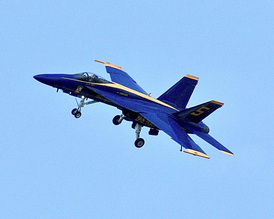 Blue Angels F-18e Photograph by Peter Ring Sr