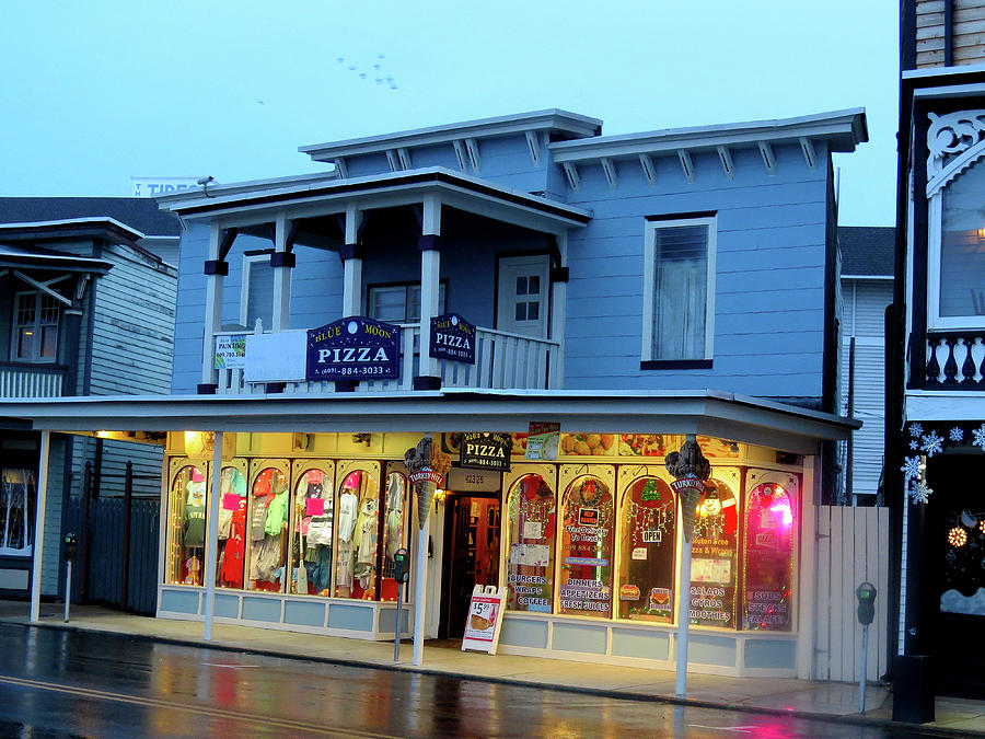 Blue Moon Pizza in Cape May, New Jersey Photograph by Linda Stern
