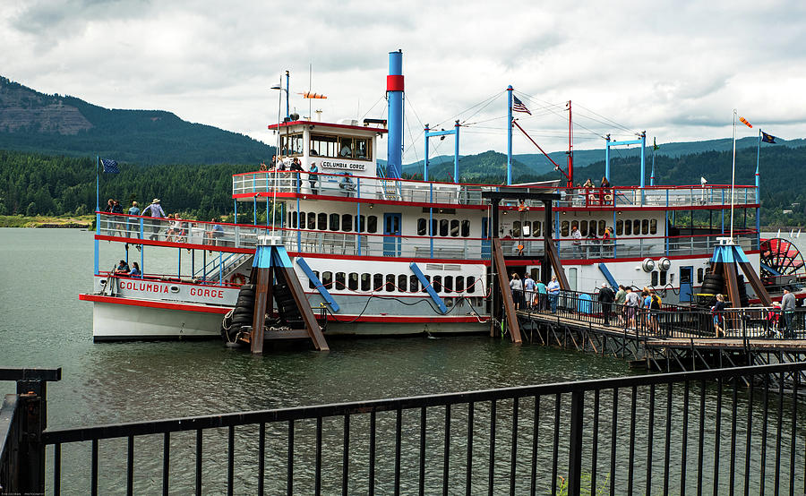 Boading the Columbia Gorge by Tom Cochran Boading the Columbia Gorge by Tom Cochran