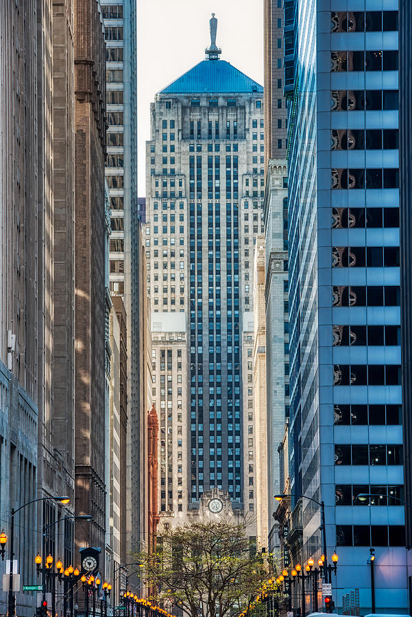 Architecture Photograph - Board of Trade on LaSalle 4 by Kevin Eatinger