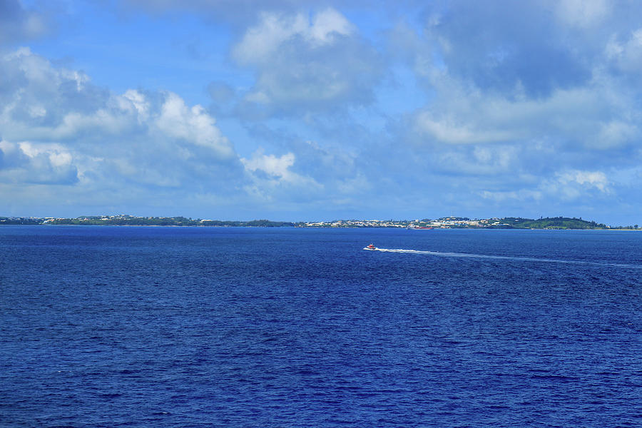 Boating Heading for Bermuda Photograph by Auden Johnson