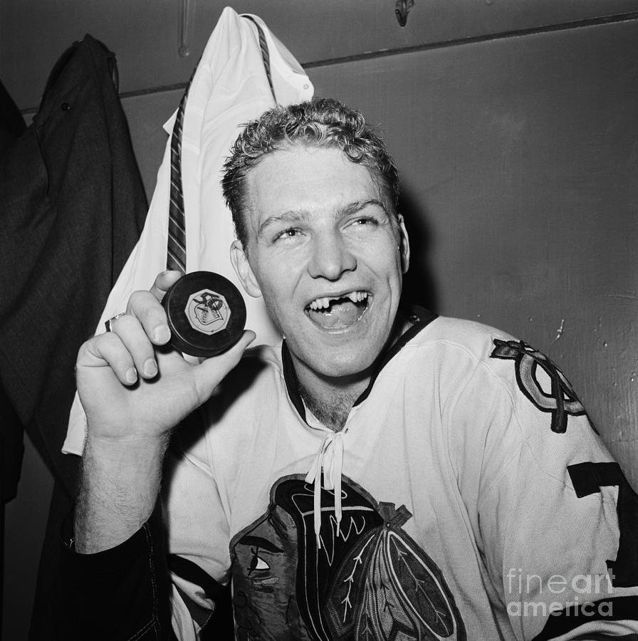 Bobby Hull 50 goal Photograph by Action