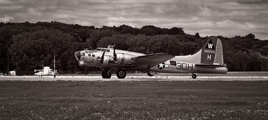 Boeing B17 Flying Fortress Photograph by Steven Ralser