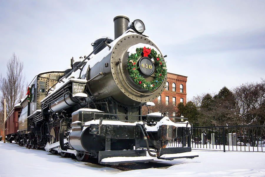 Boston and Maine Locomotive Photograph by Eric Gendron