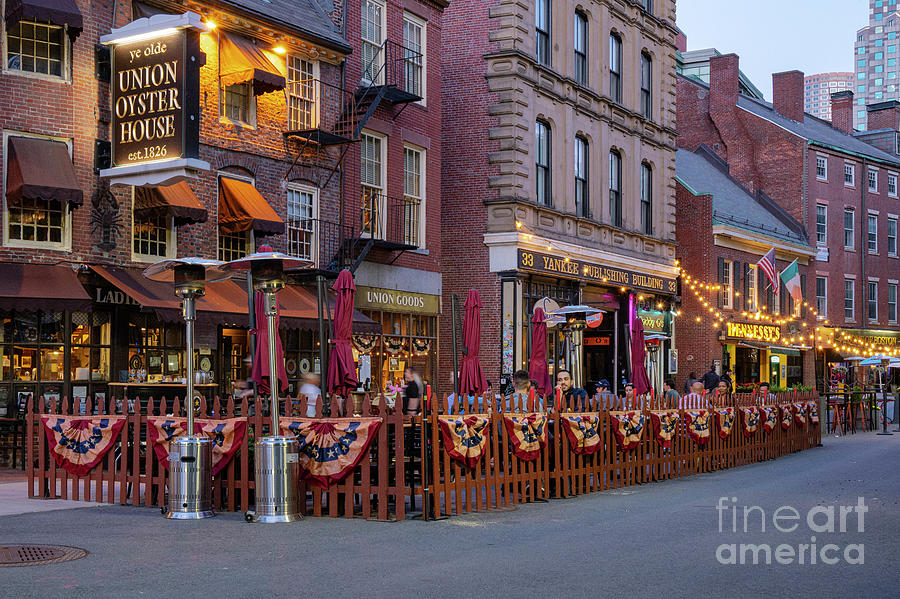 Boston Union Oyster House at Dusk Photograph by Bob Phillips