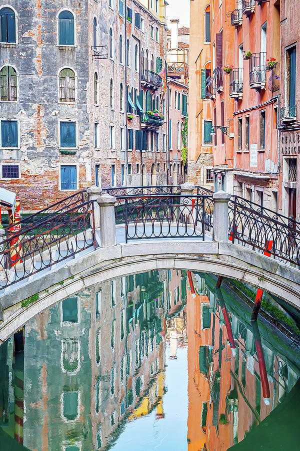 Bridge In Venice Photograph by Marla Brown