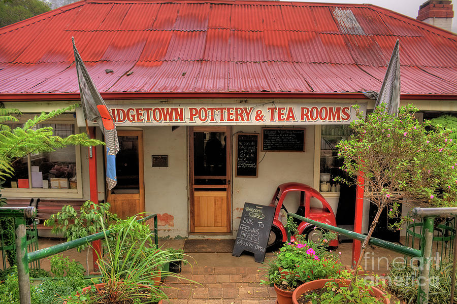 Bridgetown Pottery, Bridgetown, Western Australia Photograph by Elaine Teague