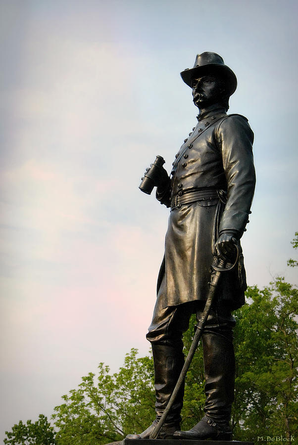 Gettysburg National Park Photograph - Brigadier General G. K. Warren Statue by Marilyn DeBlock