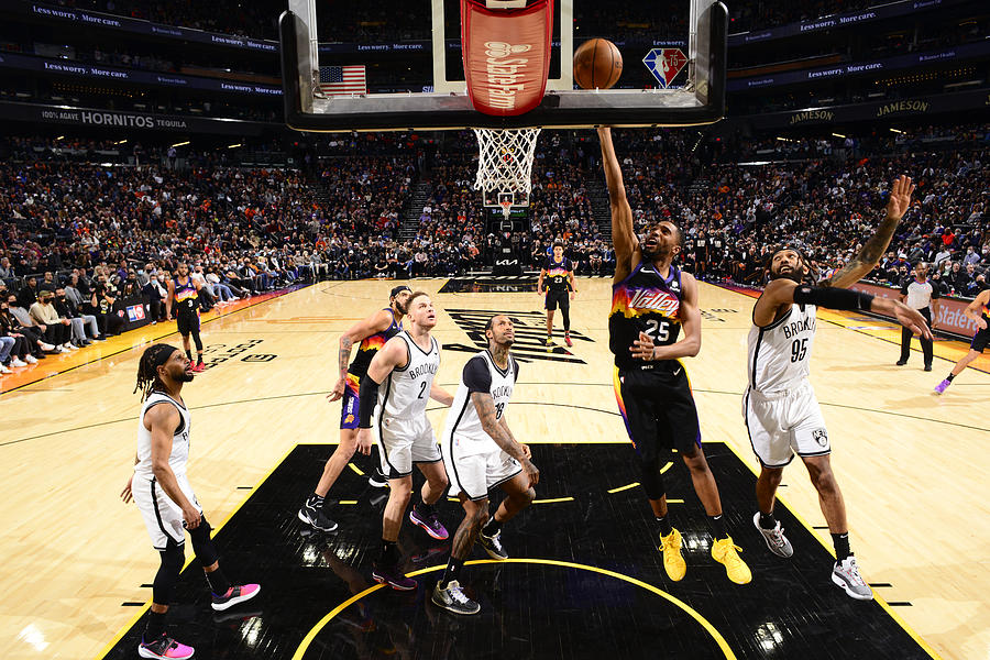 Brooklyn Nets v Phoenix Suns Photograph by Barry Gossage
