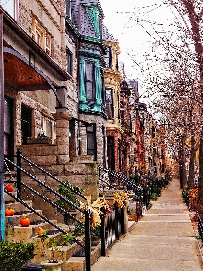 Picturesque Street View of a Row of Brownstone Buildings in Chicago ...