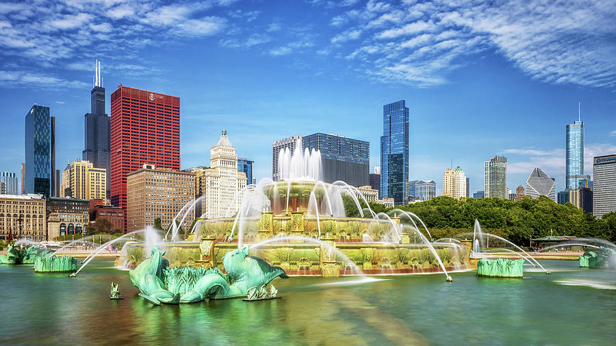 Buckingham Fountain - Grant Park - Chicago, IL Photograph by Susan Rissi Tregoning