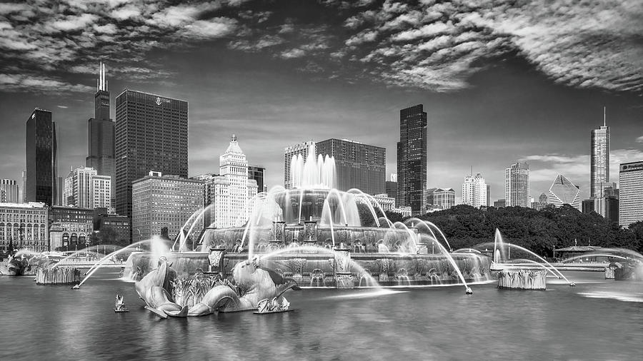 Buckingham Fountain - Grant Park - Chicago Photograph by Susan Rissi Tregoning