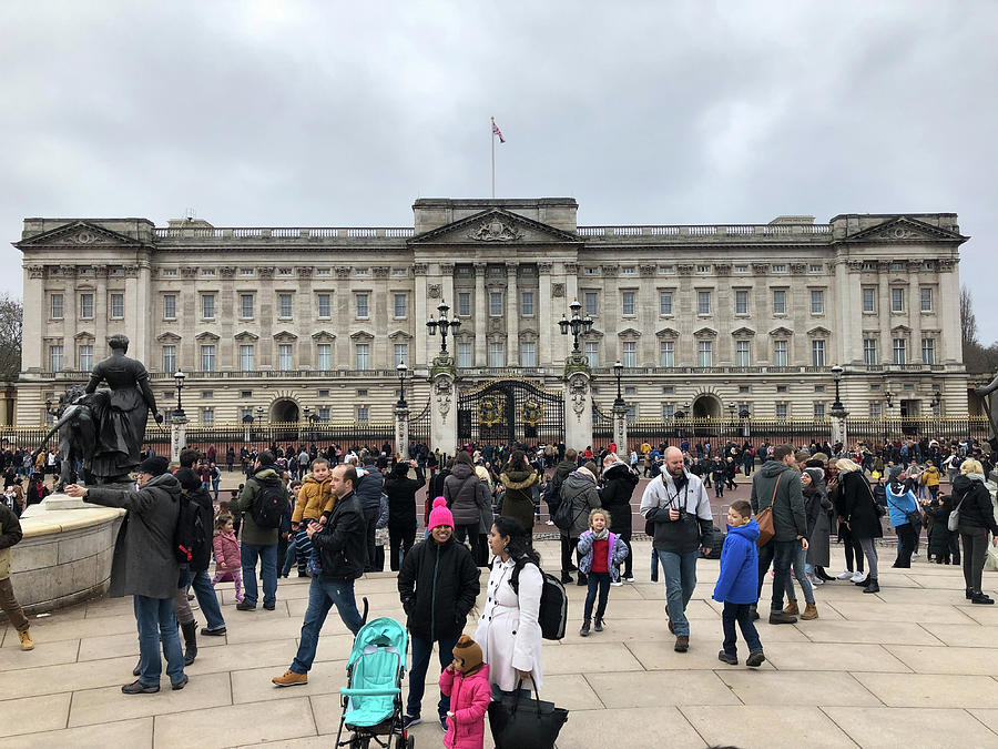 Buckingham Palace Photograph by Emily Crutcher - Fine Art America