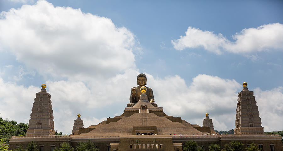 Buddha Memorial Center in Fo Guang Shan,Kaohsiung,Taiwan,China Photograph by Xia Yuan