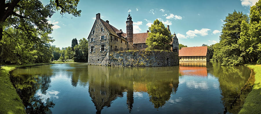 Burg Vischering Photograph by Dave Bowman