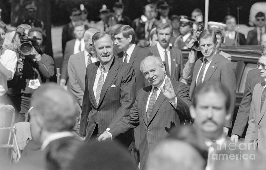 Bush And Gorbachev, 1991 Photograph by R Micheal Jenkins