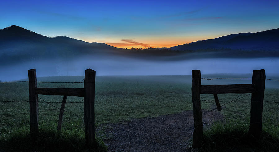 Cades Cove Sunrise Fence Photograph by Dan Sproul