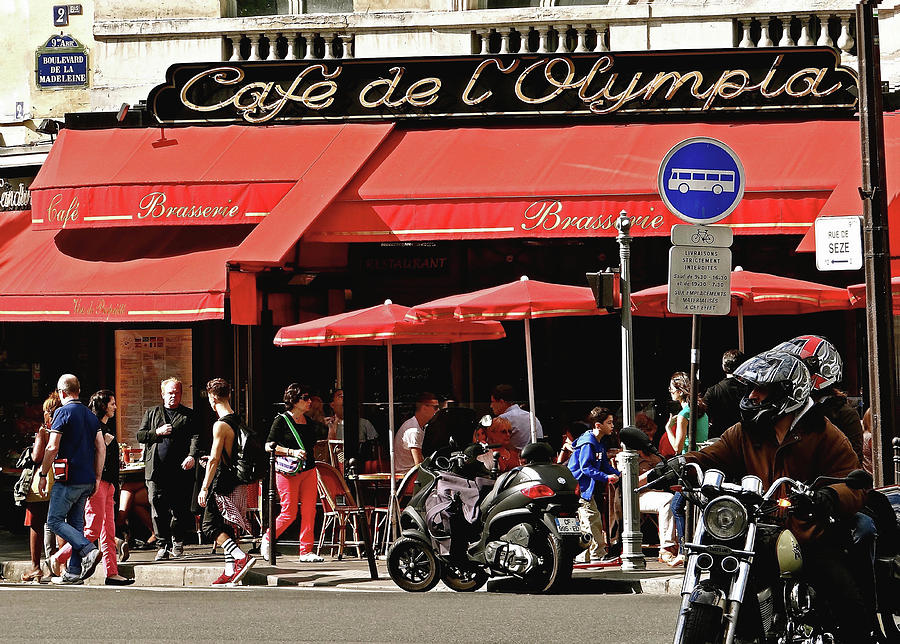 Cafe de l Olympia Photograph by Ira Shander