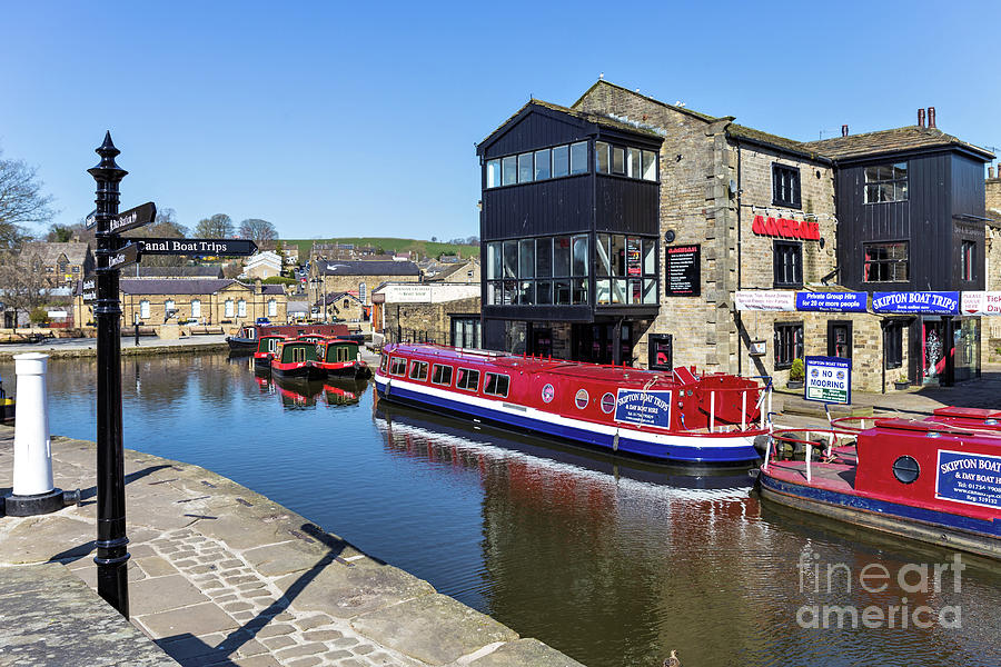 Canal Basin, Skipton, North Yorkshire Photograph by Tom Holmes Photography