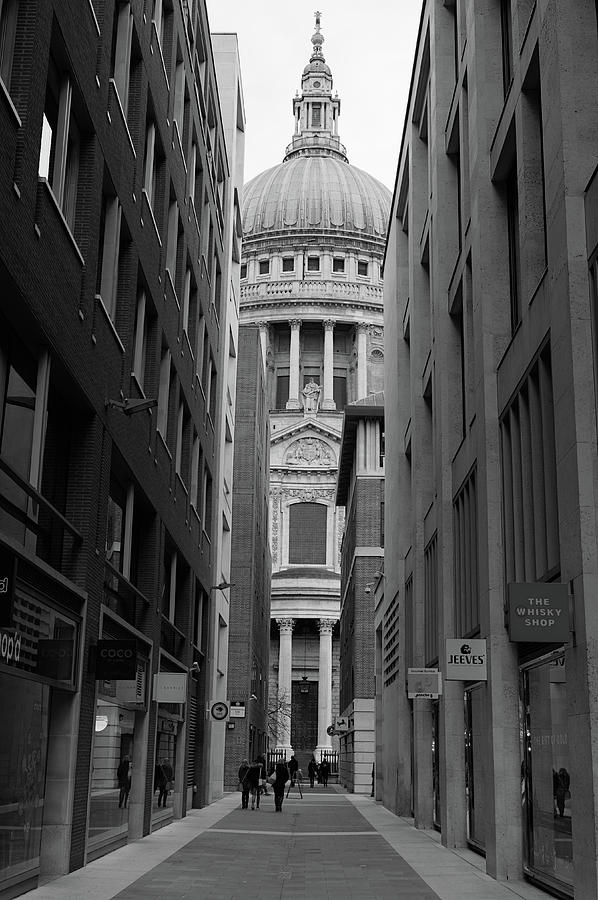 Canon Aly and St Pauls Cathedral in London - Monochrome Photograph by Angelo DeVal