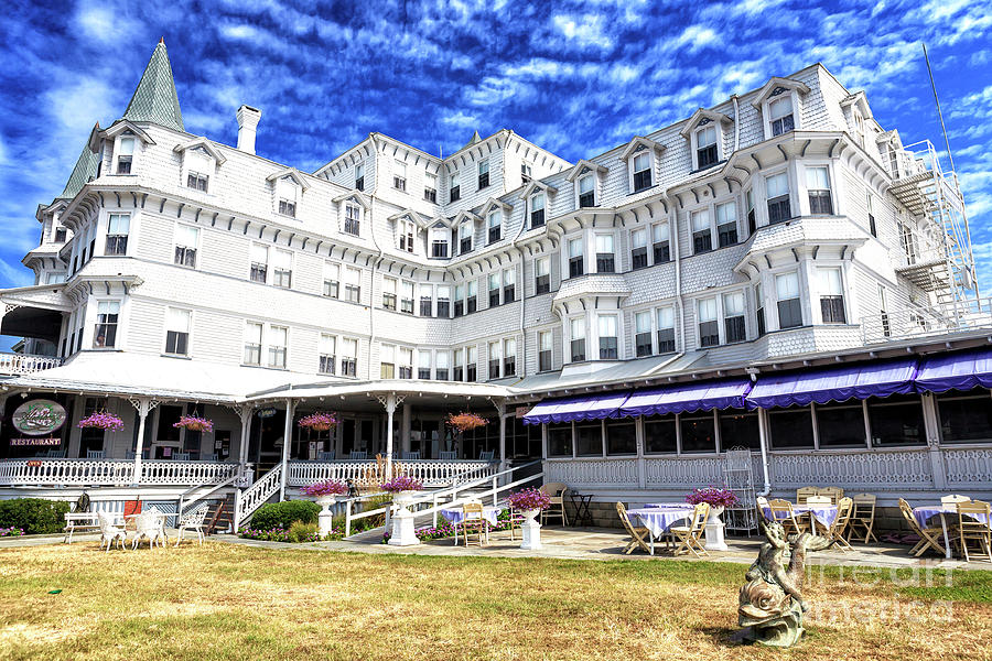 Cape May Colonial Hotel in New Jersey Photograph by John Rizzuto