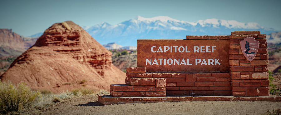 Capitol Reef Sign Photograph by Paul Freidlund