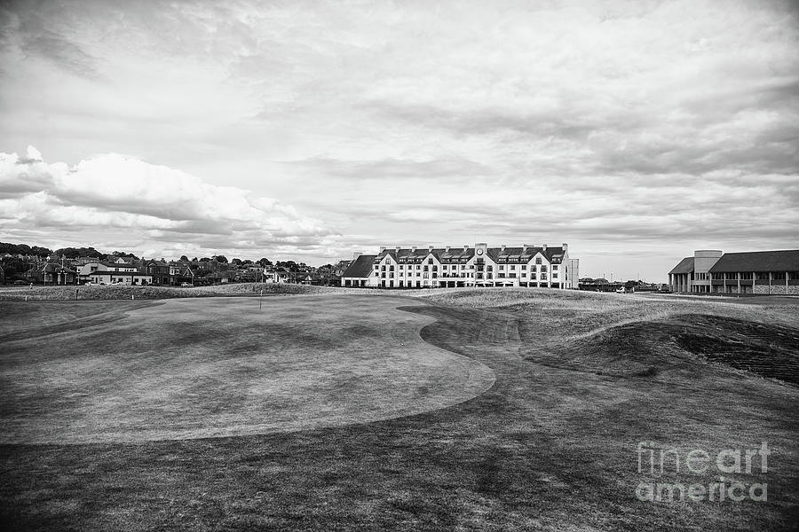 Golf Photograph - Carnoustie No 16 - BW by Scott Pellegrin