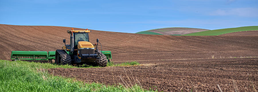 Case Tractor Palouse Photograph by Paul Freidlund