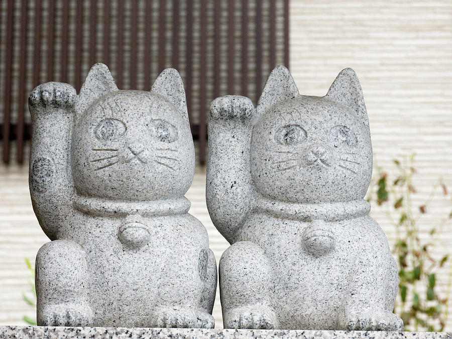 ceramic japanese lucky cat